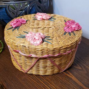 Vintage Oval Straw Covered Basket Box Lid Pink Raffia Flowers Cottagecore 7"
